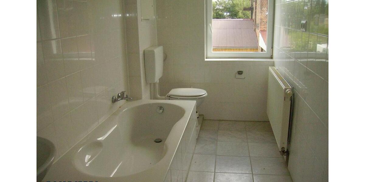 Mehrfamilienhaus, Wohnhaus Hohenmölsen - 25 Zimmer, 550 m&sup2;, 360.000&euro; | Angebot:26956887