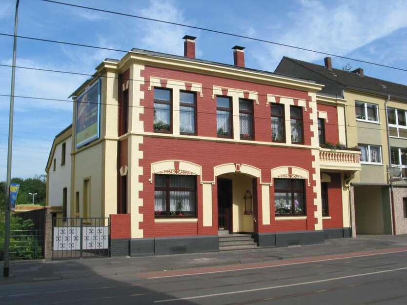Haus zum Kaufen in Duisburg 365.000 € 314 m²