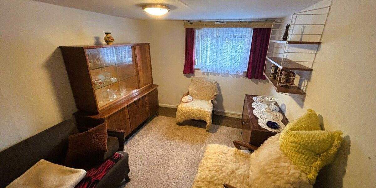 geräumiges Stadthaus mit Zufahrt und 3 Garagen im Zentrum von Penzlin 7 zimmer