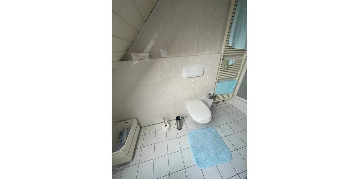 Dachgeschoßwohnung Königswinter - 3 Zimmer, 65 m&sup2;, 720&euro; | Angebot:24848927