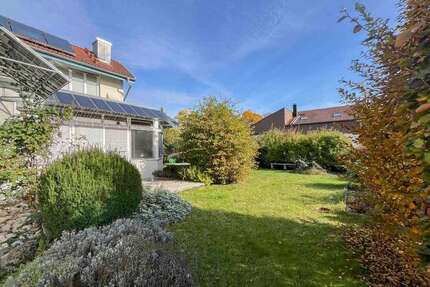 Haus zum Kaufen in Burghausen 780.000 € 315.22 m² 9 zimmer