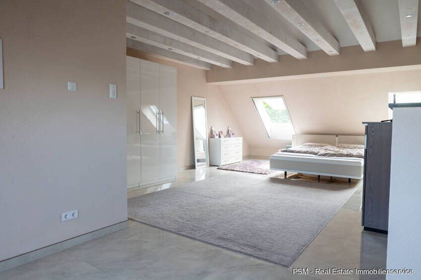 Familientraum: Modernes Zuhause mit Dachstudio & sonnigem Garten