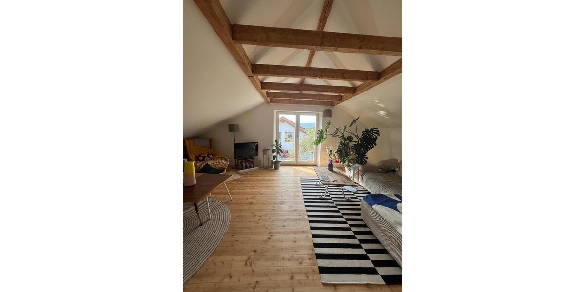 Moderne Dachgeschosswohnung in Ofterdingen 2 zimmer