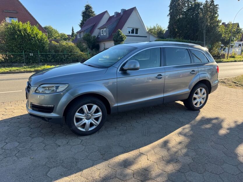 Audi Q7 380.000 km 4.500 € Stelle 21435