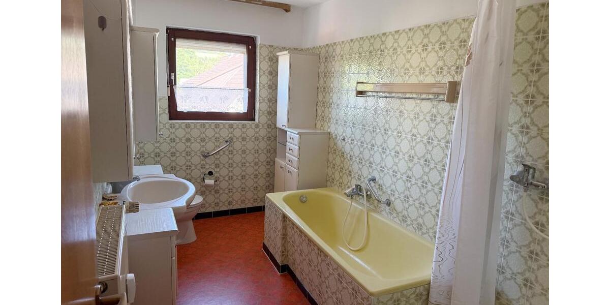 Mehrfamilienhaus, Wohnhaus Homberg (Efze) - 8 Zimmer, 190 m&sup2;, 198.000&euro; | Angebot:26992569