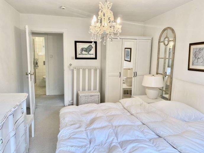 Pauschalmiete EUR 3.400,-_Charmantes Doppelhaus vollmöbliert_Garten_Terrasse_Balkon 3 zimmer