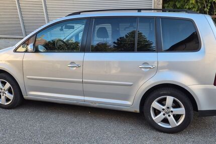 VW Touran 285.000 km 2.350 &euro; Offenau 74254
