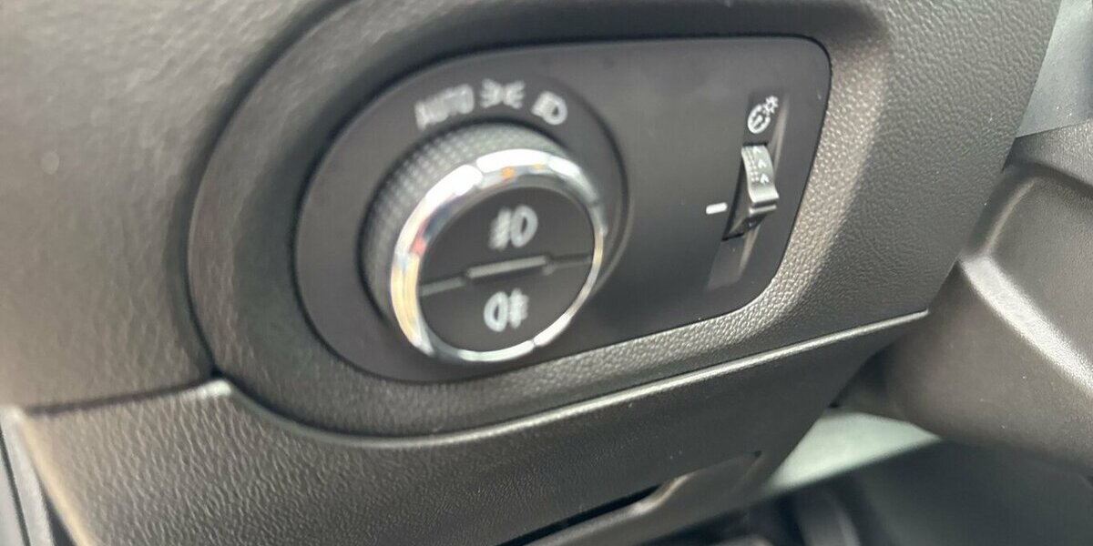 Opel Grandland Ultimate *ACC/Navi/19Zoll Alu/LED/el.Hec 35.065 km 24.790 &euro; Bamberg 96052