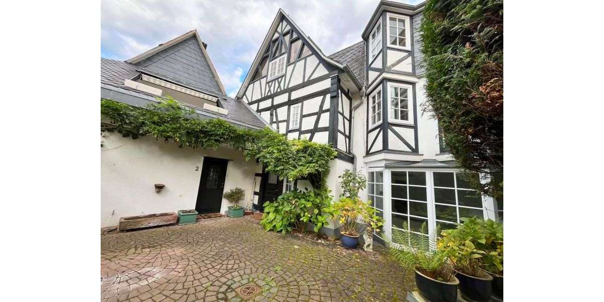 Haus zum Mieten in Walluf 3.300 € 311 m² 7 zimmer