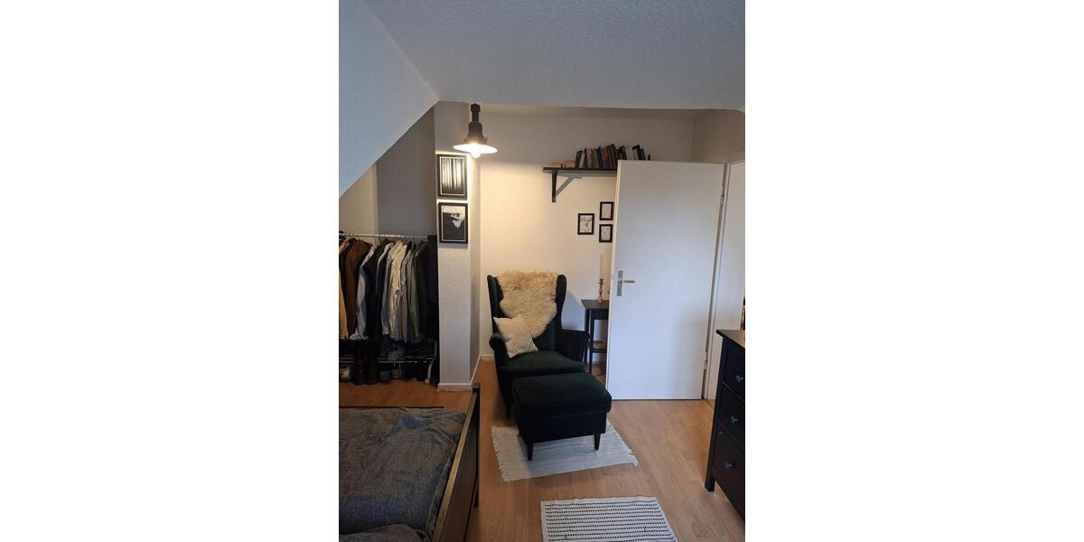 Dachgeschoßwohnung Essen Stadtbezirk III - 2 Zimmer, 43 m&sup2;, 470&euro; | Angebot:26656171
