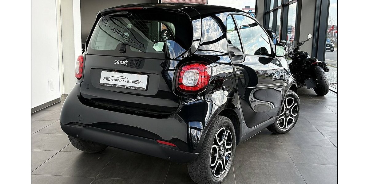 Smart ForTwo EQ prime LED Tempomat Pano Aut. Assist 58.000 km 9.490 &euro; Stade 21682