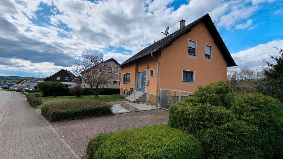 Einfamilienhaus Heusweiler - 7.5 Zimmer, 139 m&sup2;, 1.100&euro; | Angebot:26334738