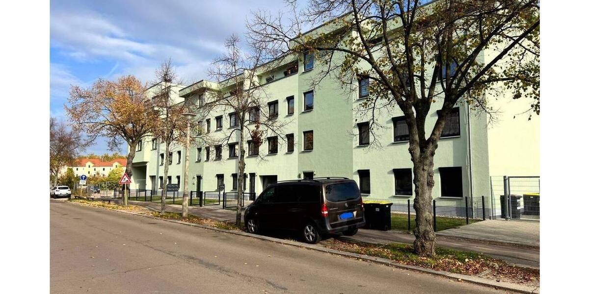 Exklusive Eigentumswohnung inkl. sehr hochwertiger Einbauküche und großem Balkon, optional Stellplatz 3 zimmer