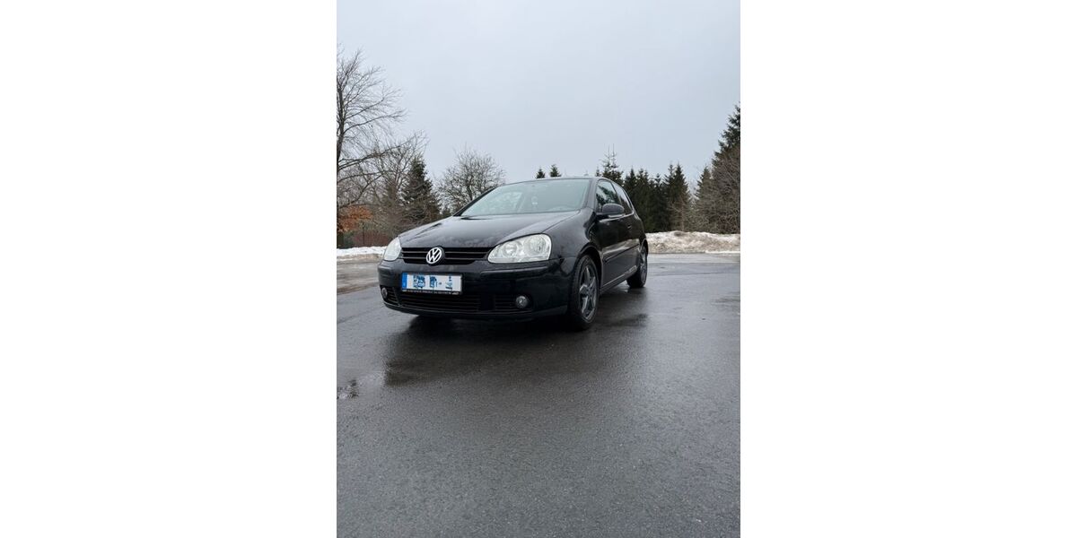 VW Golf 102.000 km 5.290 &euro; Neuhaus am Rennweg 98724