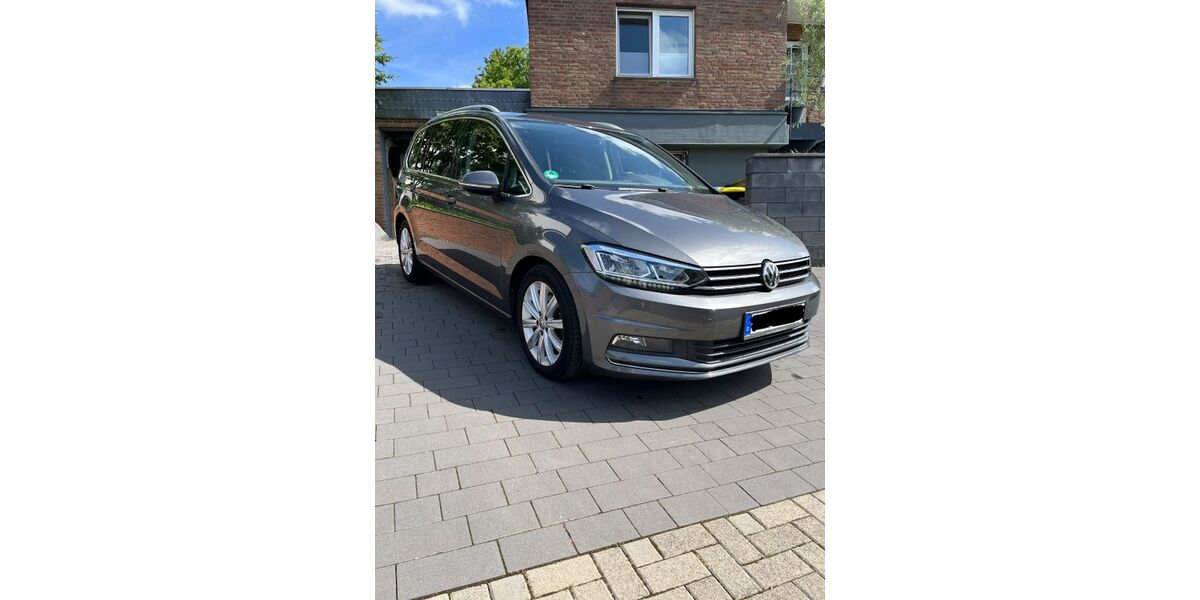 VW Touran 128.000 km 15.750 &euro; Bad Münstereifel 53902