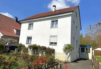 Gelegenheit! 2-Familienhaus mit Werkstattgebäude und großer Garage in gefragter Lage von Göppingen!