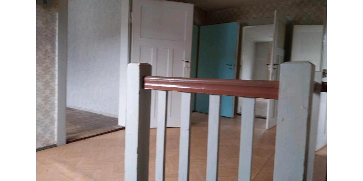 Einfamilienhaus Klingenthal - 8 Zimmer, 140 m&sup2;, 48.000&euro; | Angebot:27204950