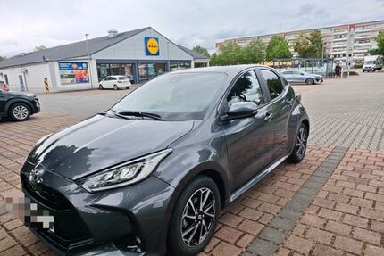 Toyota Yaris 11.000 km 18.500 &euro; Dresden 01279