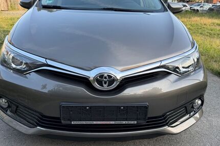 Toyota Auris 35.000 km 12.000 &euro; Dresden 01097