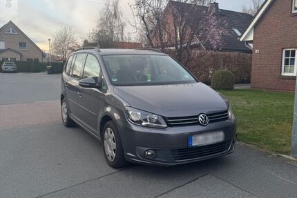VW Touran 221.000 km 6.800 &euro; Kölln-Reisiek 25337