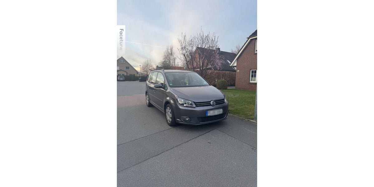 VW Touran 221.000 km 6.800 &euro; Kölln-Reisiek 25337