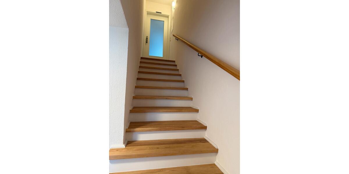 Dachgeschoßwohnung Burgau - 2 Zimmer, 88 m&sup2;, 990&euro; | Angebot:25456464