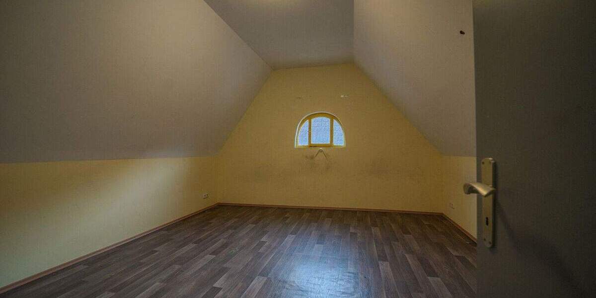 Altstadthaus mit bis zu 3 Wohneinheiten und Ladenfläche - jetzt bei realunis 9 zimmer