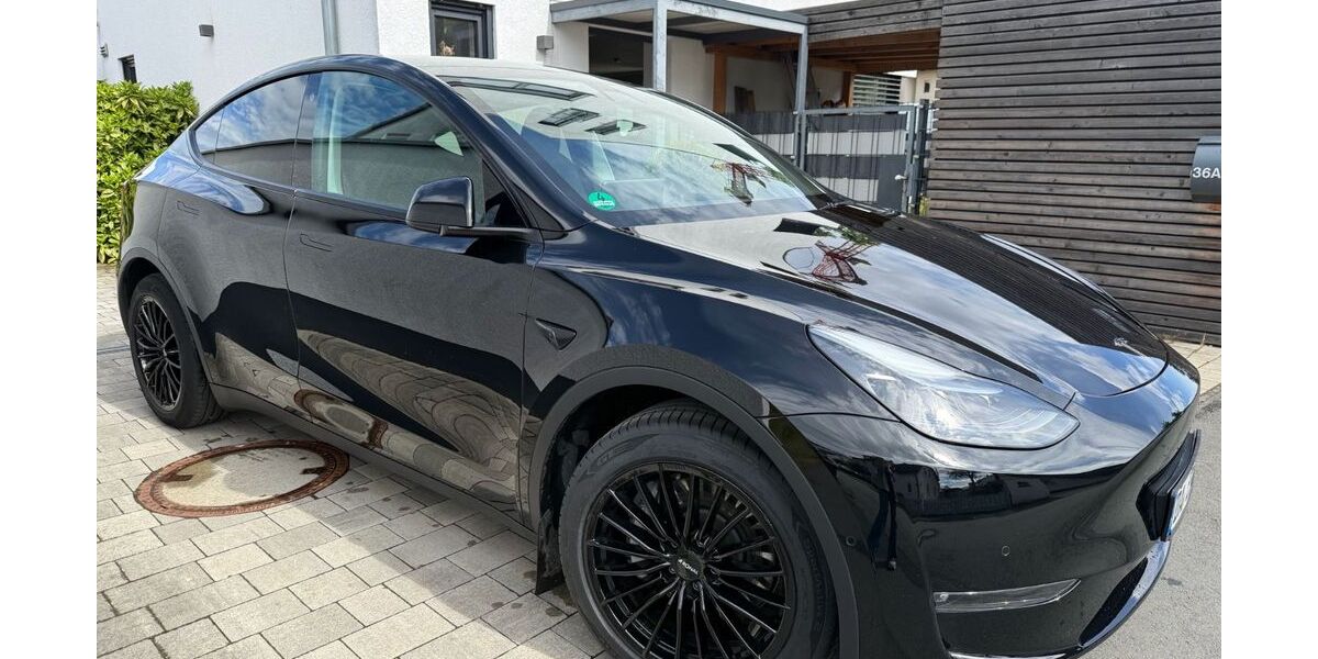Tesla Model Y 68.693 km 37.500 &euro; Darmstadt 64295