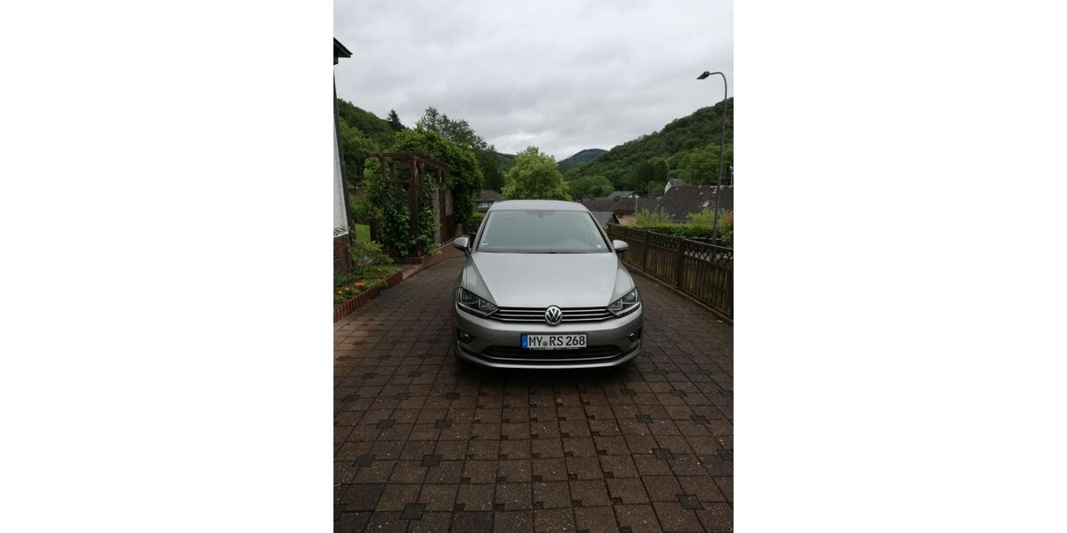 VW Golf Sportsvan 99.416 km 10.750 &euro; Mayen 56727