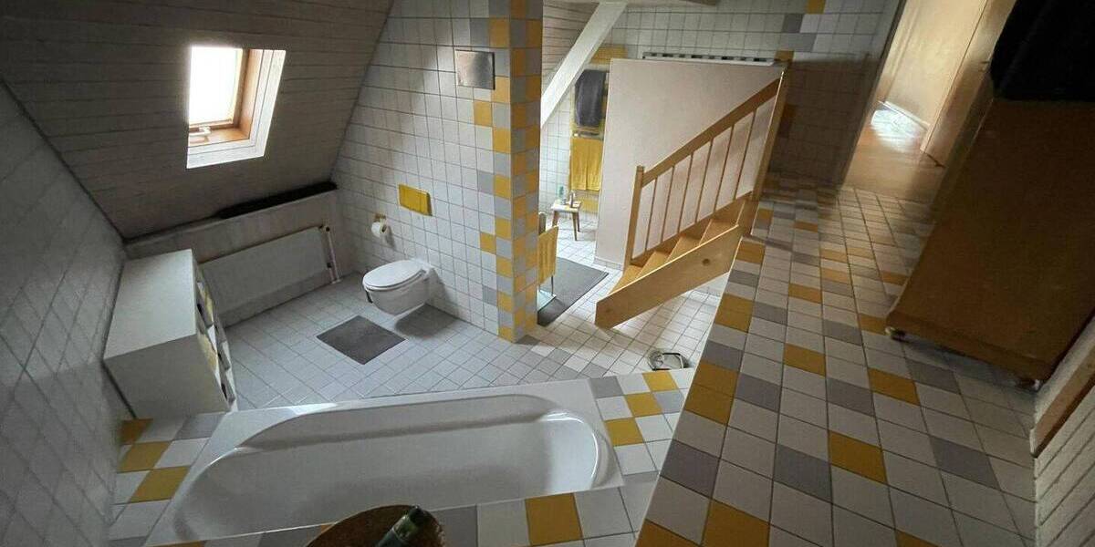 Mehrfamilienhaus, Wohnhaus Sachsenheim Kleinsachsenheim - 6 Zimmer, 172 m&sup2;, 349.000&euro; | Angebot:26108174