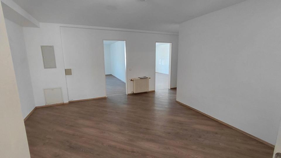 Etagenwohnung Hof Christiansreuth - 3 Zimmer, 147 m&sup2;, 810&euro; | Angebot:26506530