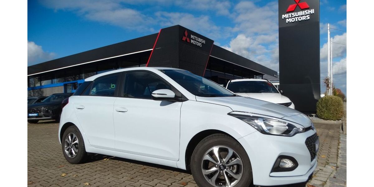 Hyundai i20 21.365 km 12.490 € Königsbrunn 86343