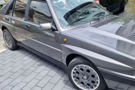 Lancia Delta 103.000 km 38.500 &euro; Düsseldorf 40468