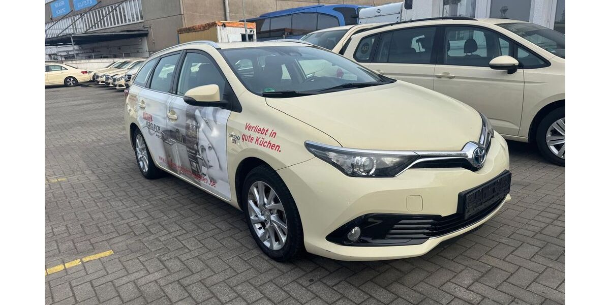 Toyota Auris 429.800 km 6.900 &euro; Hamburg 20537