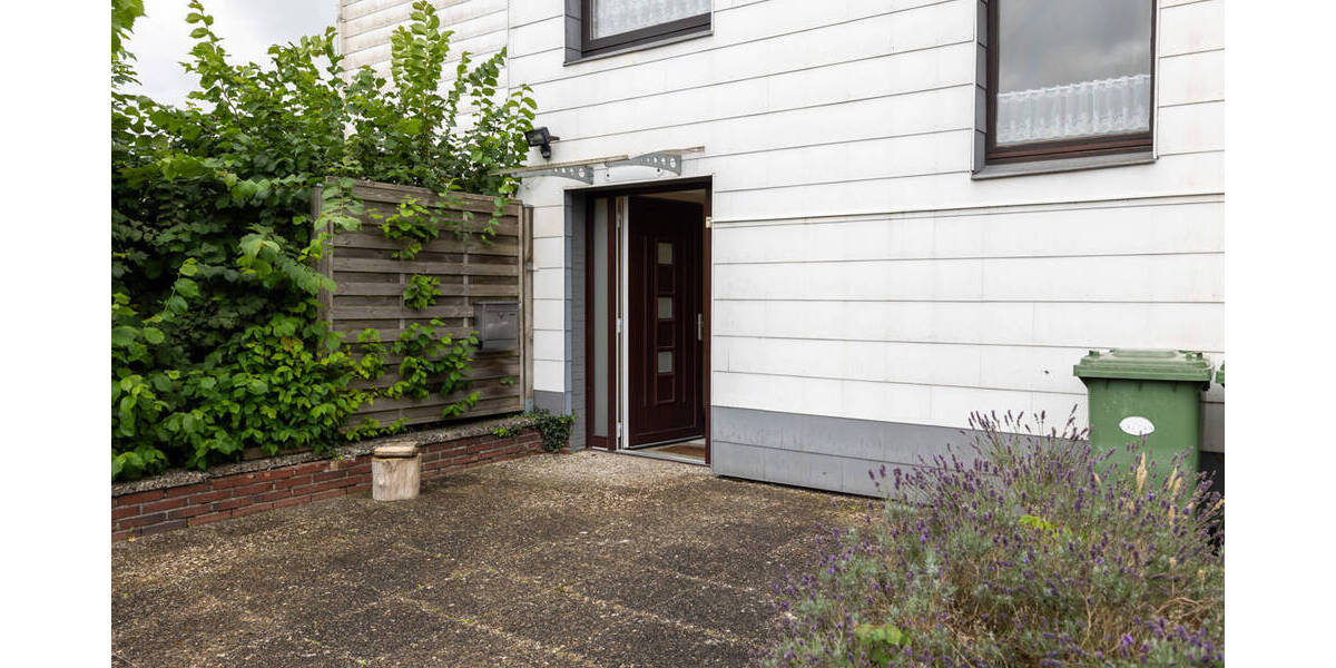 Etagenwohnung Ganderkesee Neuenlande - 6 Zimmer, 145 m&sup2;, 149.000&euro; | Angebot:23960266