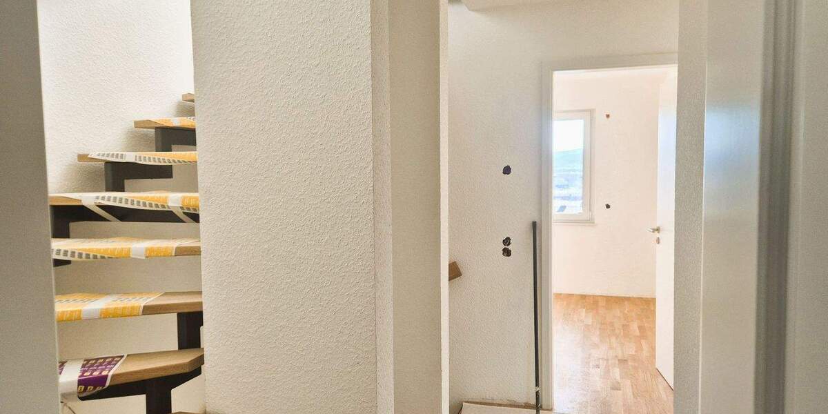 Reihenendhaus Bad Säckingen - 5 Zimmer, 134 m&sup2;, 2.300&euro; | Angebot:25706476