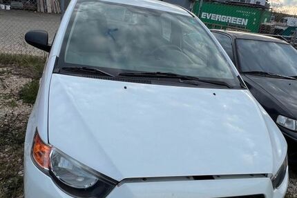 Mitsubishi Colt 133.200 km 1.900 &euro; Hüfingen 78183