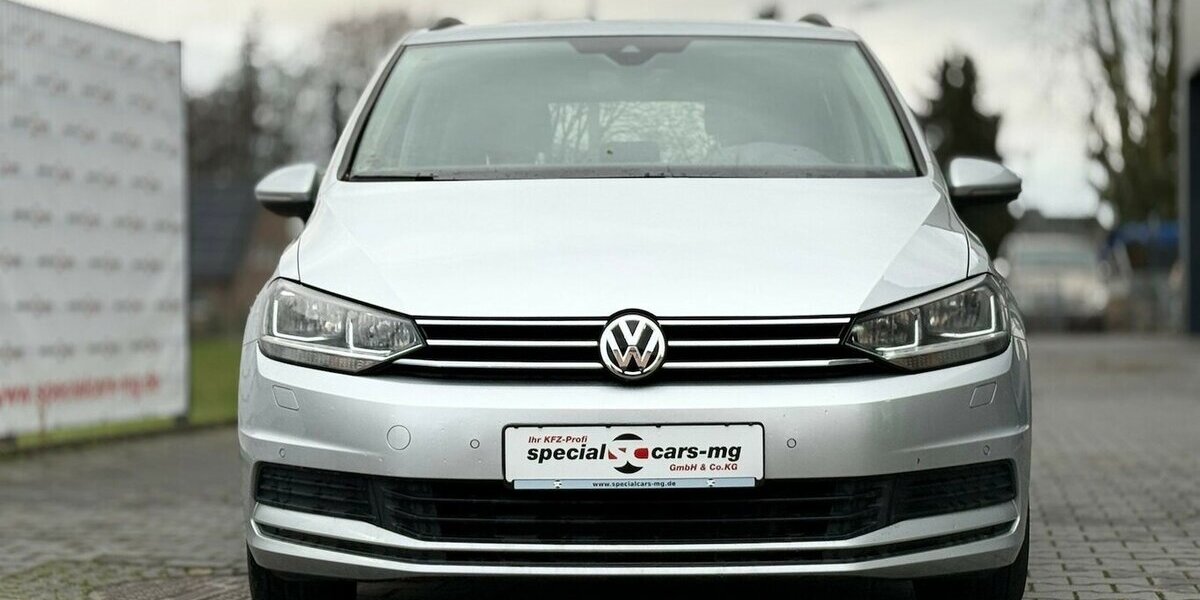 VW Touran 7 Sitze / Automatik / AHK / 1. Hd / Navi 110.000 km 23.490 &euro; Mönchengladbach 41066