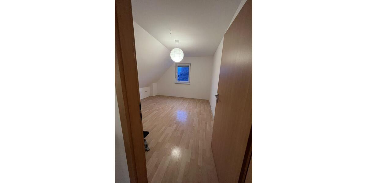 Einfamilienhaus Hennigsdorf - 4 Zimmer, 120 m&sup2;, 1.999&euro; | Angebot:26107266