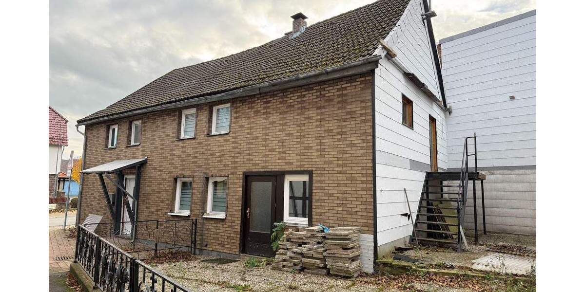 Wohnhaus mit Stellplatz und Terrasse - ca. 128 m² Wohnfläche 6 zimmer