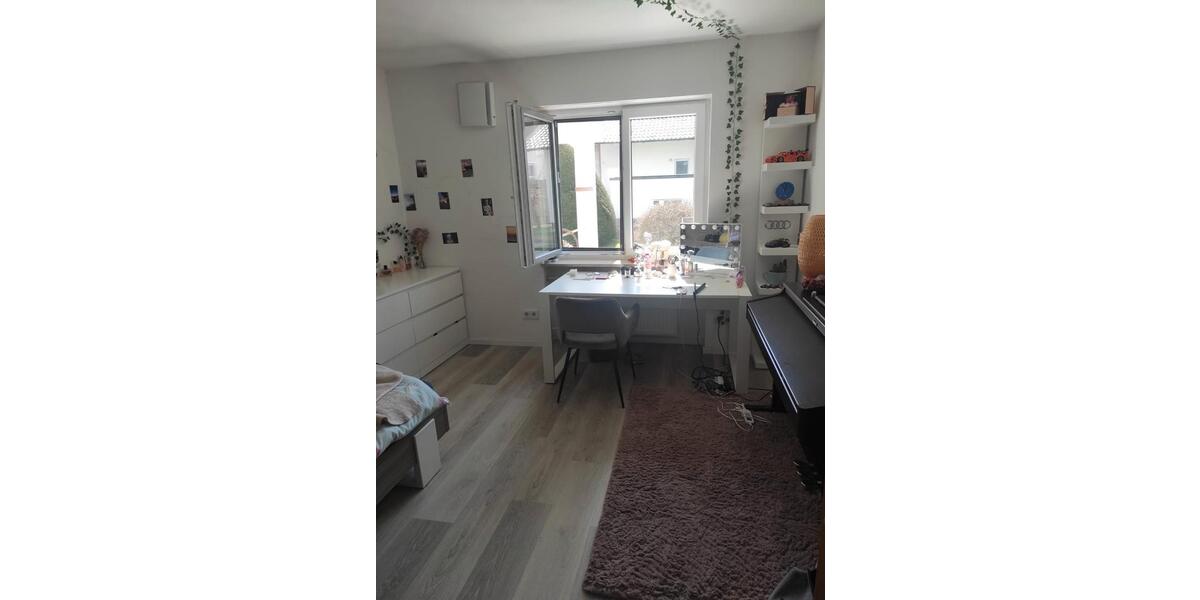 Erdgeschoßwohnung Wettstetten - 5 Zimmer, 165 m&sup2;, 1.450&euro; | Angebot:26051326