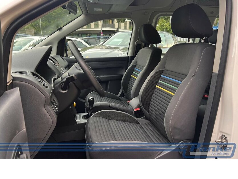 VW Caddy 1.2 TSI Soccer Trendline*5Sitzer*RFK*CarPl 182.093 km 7.480 € Berlin 13187