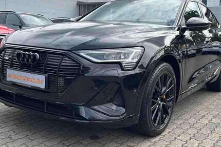 Audi e-tron 59.239 km 33.950 &euro; Hamburg 22047