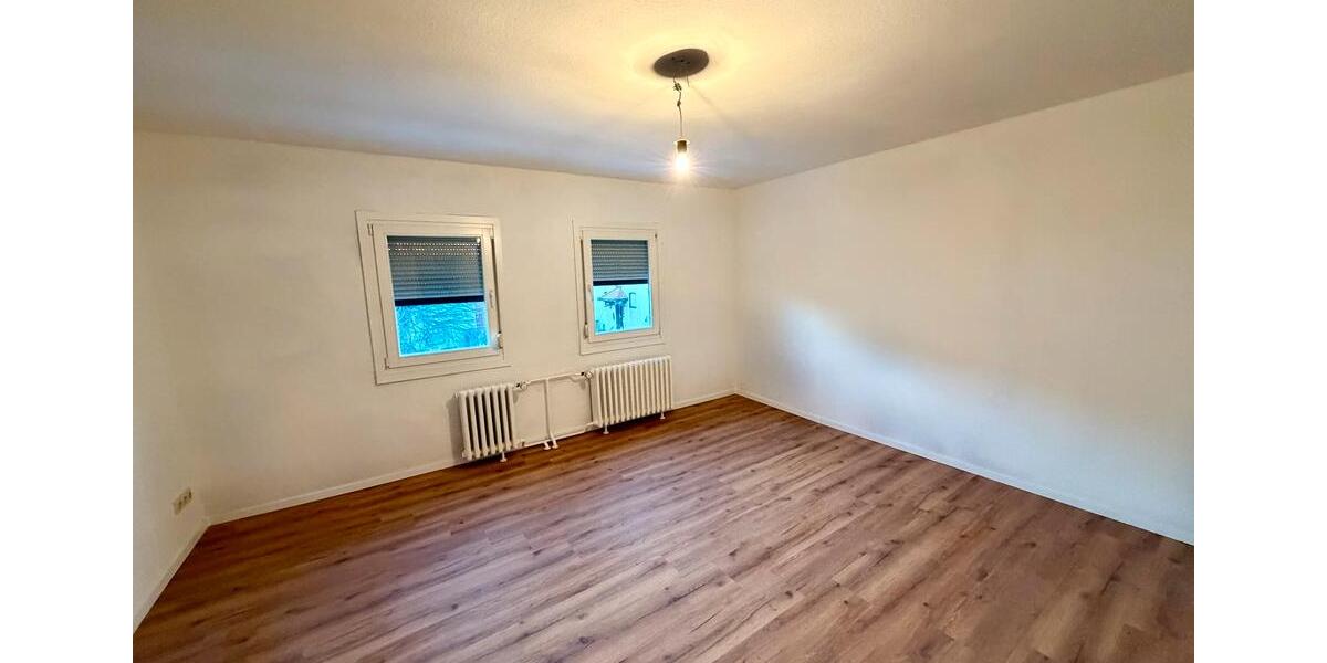 Etagenwohnung Sangerhausen - 3 Zimmer, 90 m&sup2;, 850&euro; | Angebot:26572997