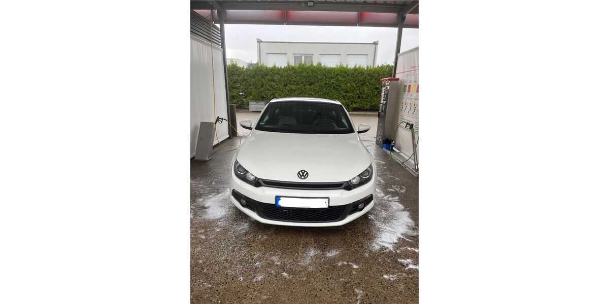 VW Scirocco 178.000 km 7.999 &euro; Lehre 38165