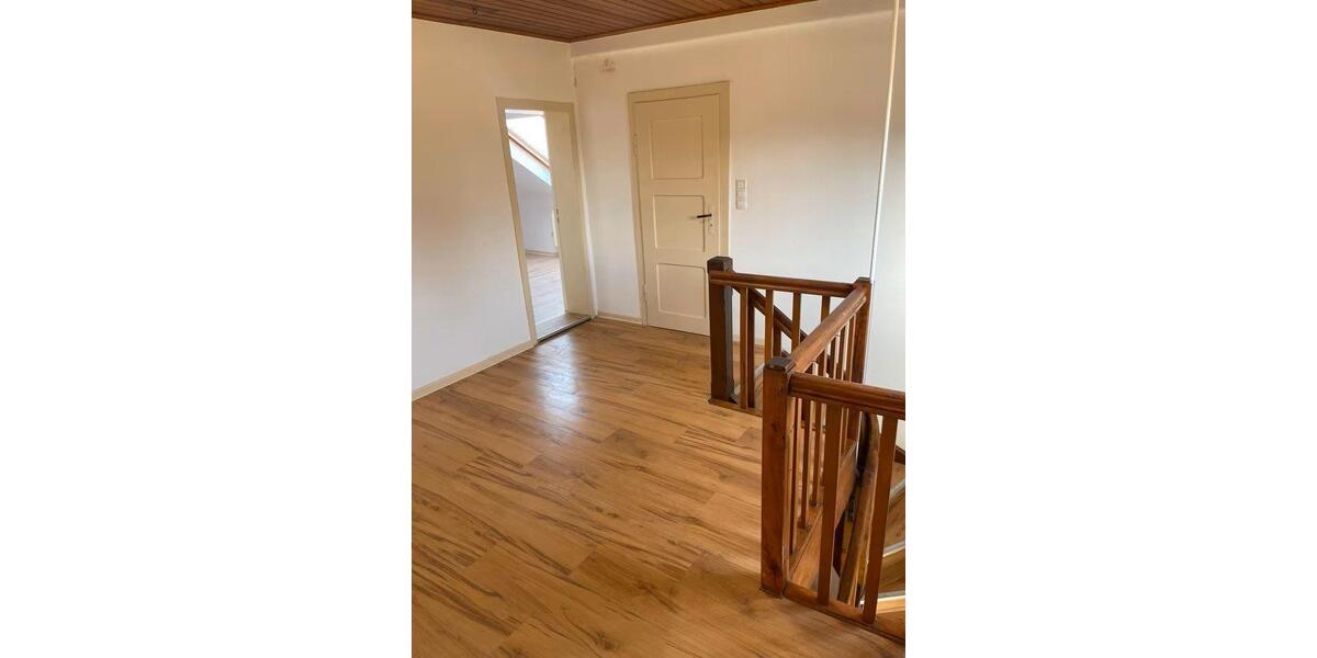 Einfamilienhaus Grebenstein - 6 Zimmer, 200 m&sup2;, 1.300&euro; | Angebot:26129821