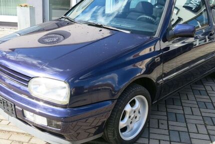 VW Golf 220.000 km 1.990 &euro; Lucka 04613