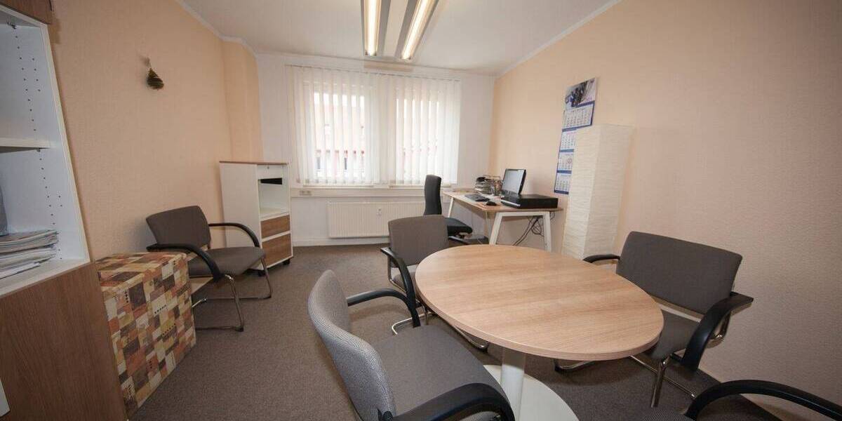 Gewerbeobjekt Hildburghausen - 6 Zimmer, 140 m&sup2;, 900&euro; | Angebot:25706977