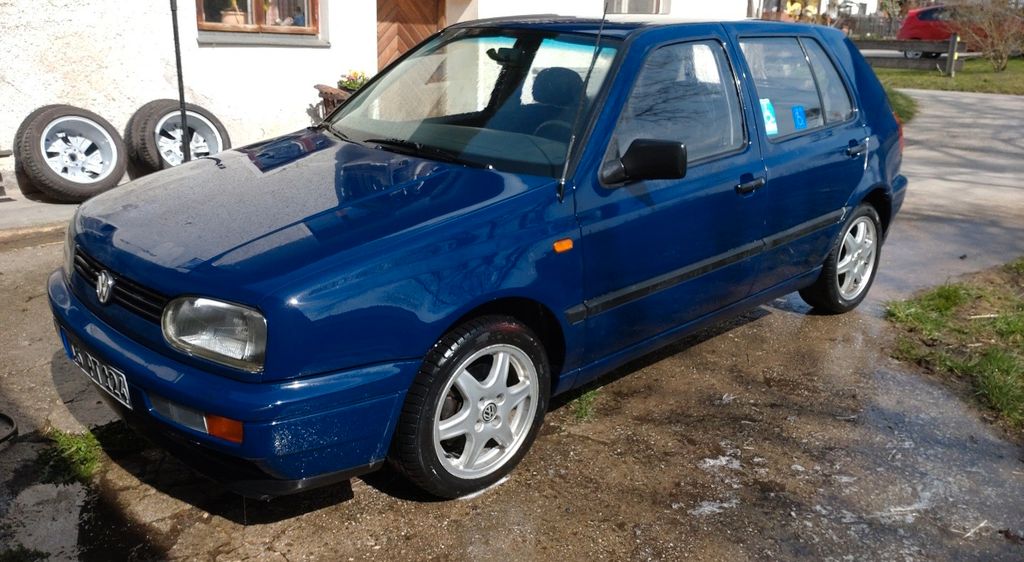 VW Golf 136.000 km 5.500 &euro; Lottstetten 79807