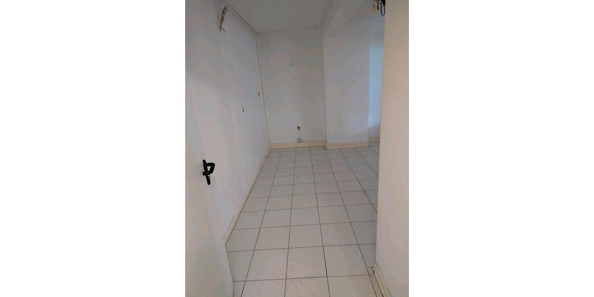 Etagenwohnung Bergheim - 2 Zimmer, 80 m&sup2;, 950&euro; | Angebot:26659126